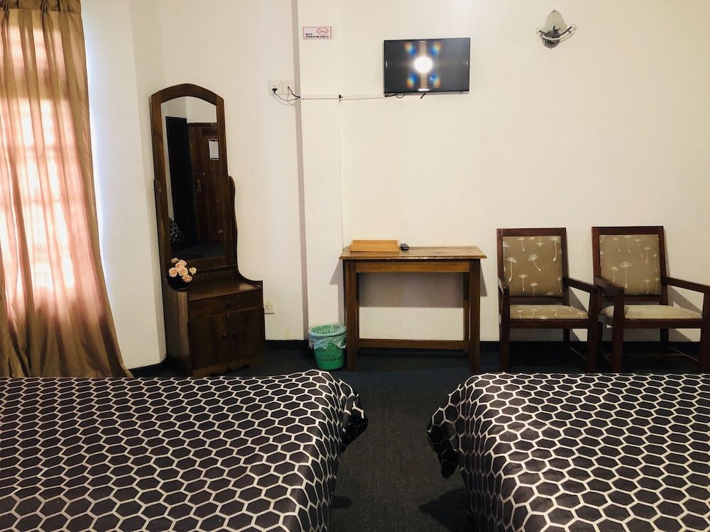 Royal Mount Hotel Quadruple Room 24