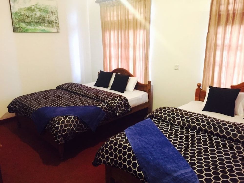 Royal Mount Hotel Quadruple Room 19