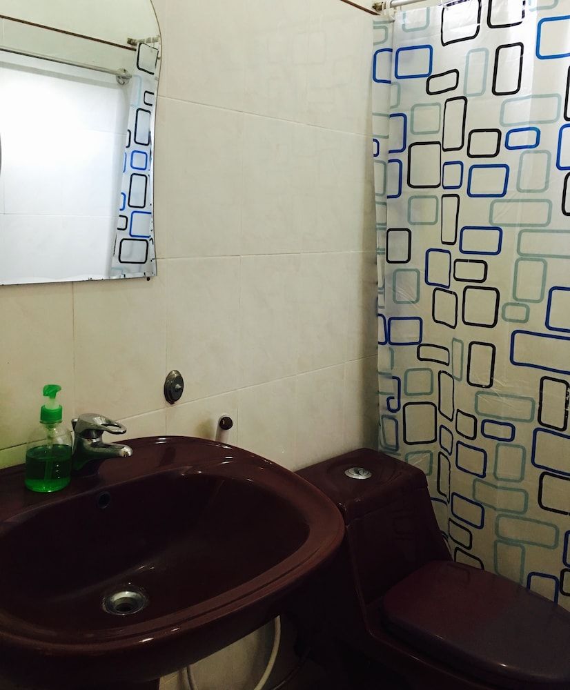 Royal Mount Hotel Quadruple Room 23