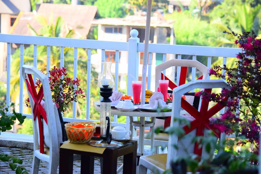 undefined Notting Hill Country House 6