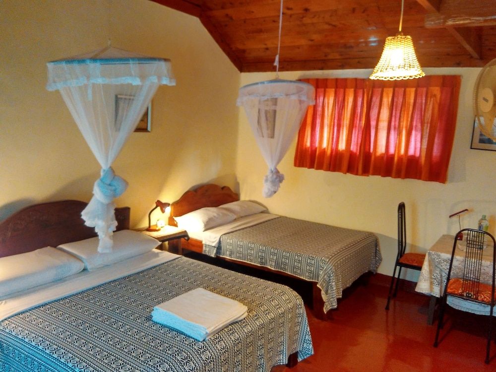 Sunnyside Holiday Bungalow Standard Bungalow, 2 Bedrooms, Non Smoking, Garden View 3