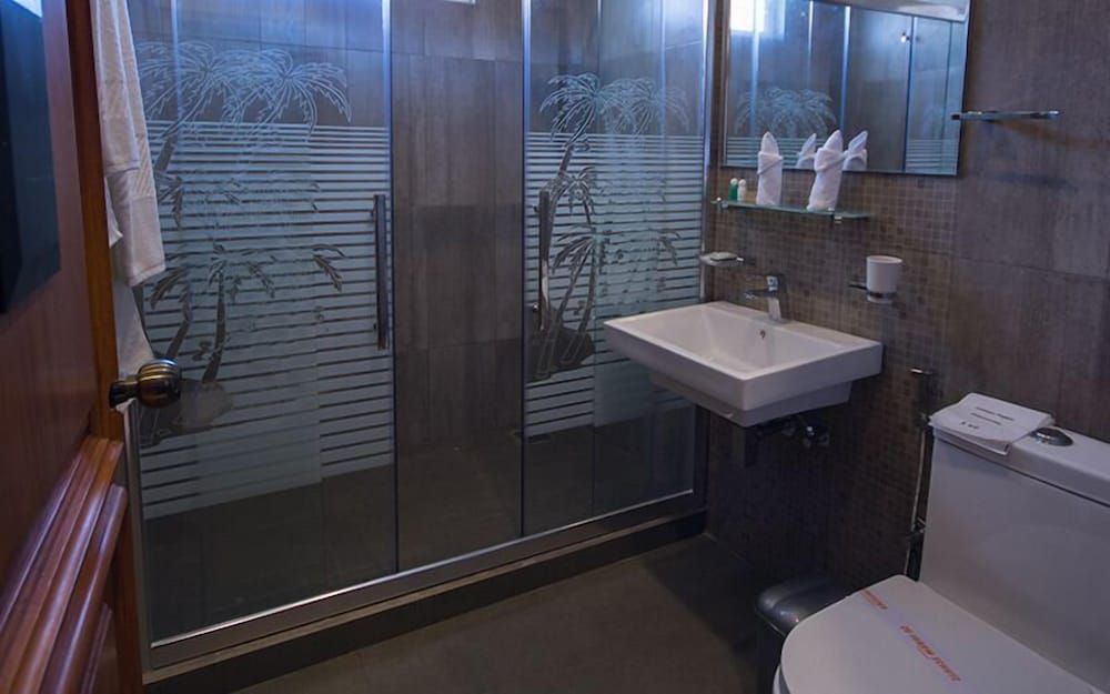 Hill Pride City Hotel Standard Triple Room, Multiple Beds 4