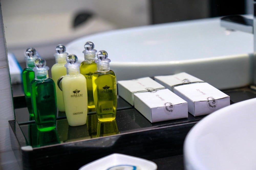 The Covanro Deluxe room with Balcony to Water front 3