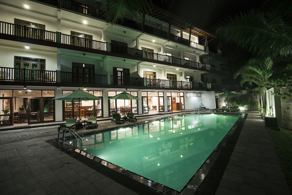 undefined Rockside Beach Resort 4