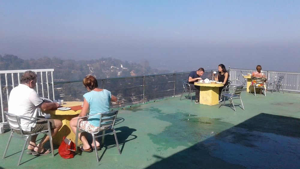 Couples Dining