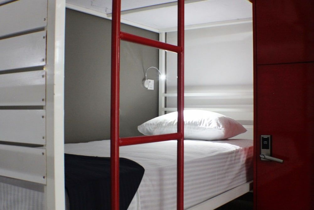 undefined Hangover Hostels at Colombo 4