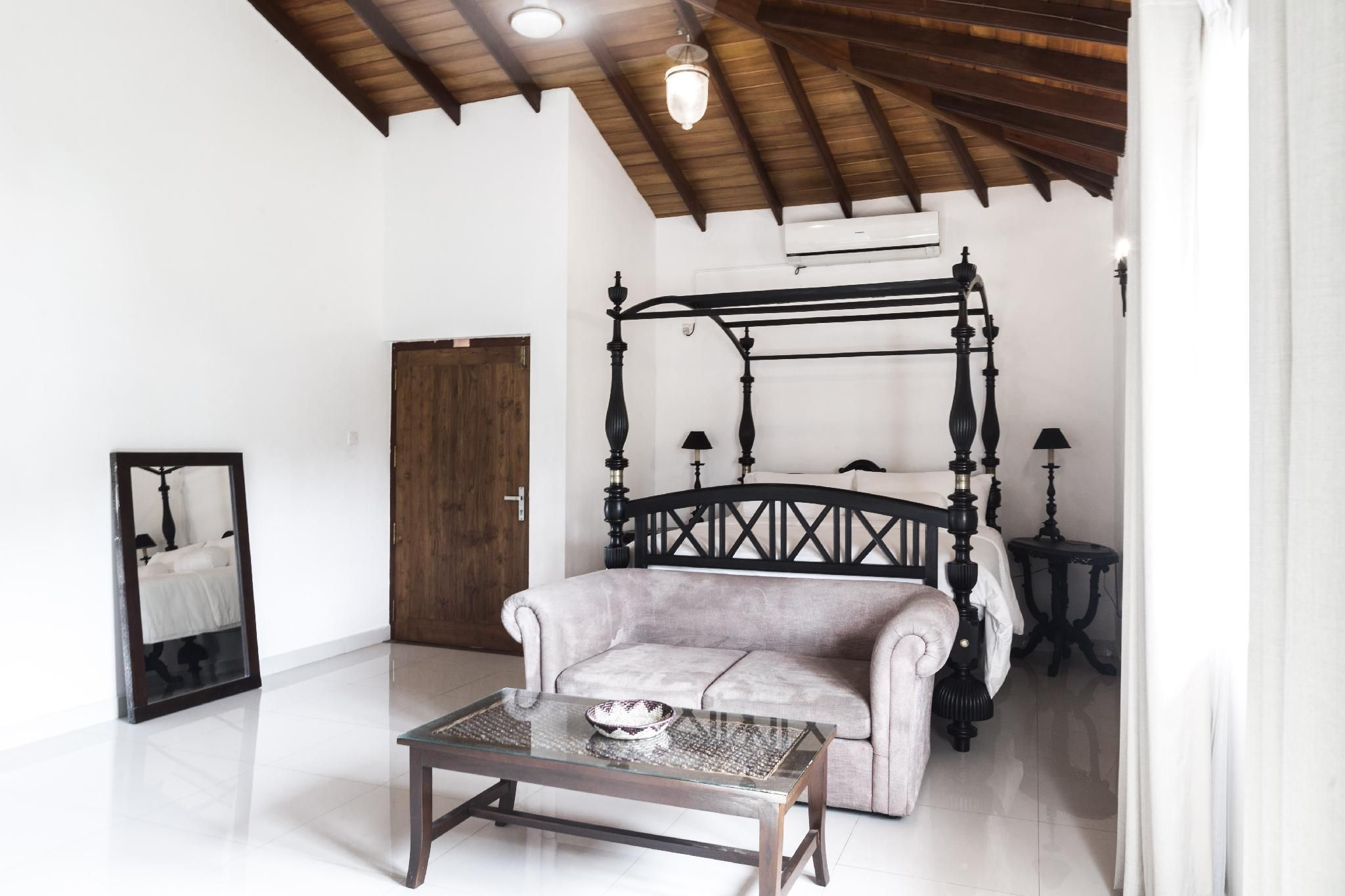Villa White Queen Resort & Spa Deluxe King Suite 6