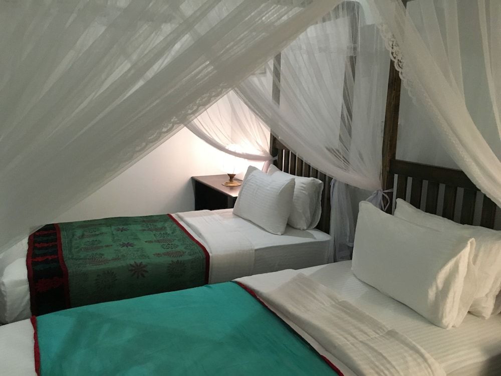 undefined Parawa House 5