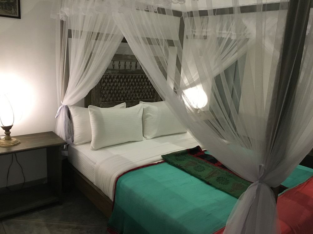 undefined Parawa House 3