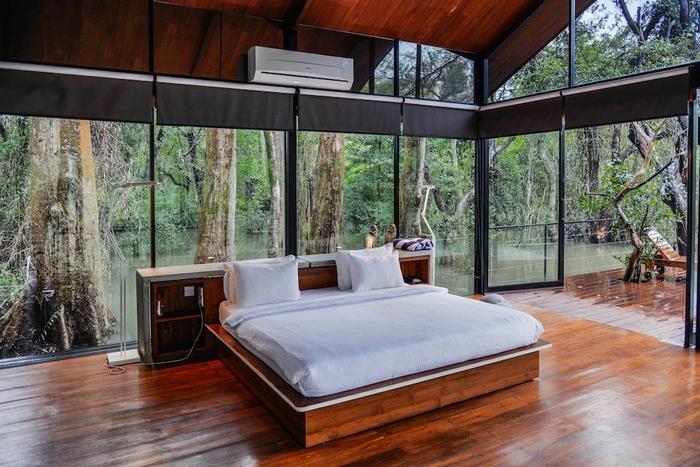 Kumbuk - Water Chalet with Plunge Pool (10% off on food)