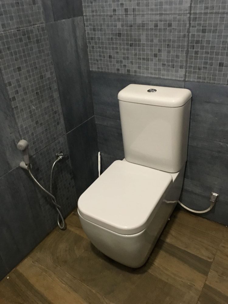 White Avenue Standard Double Room, Non Smoking, Private Bathroom 8