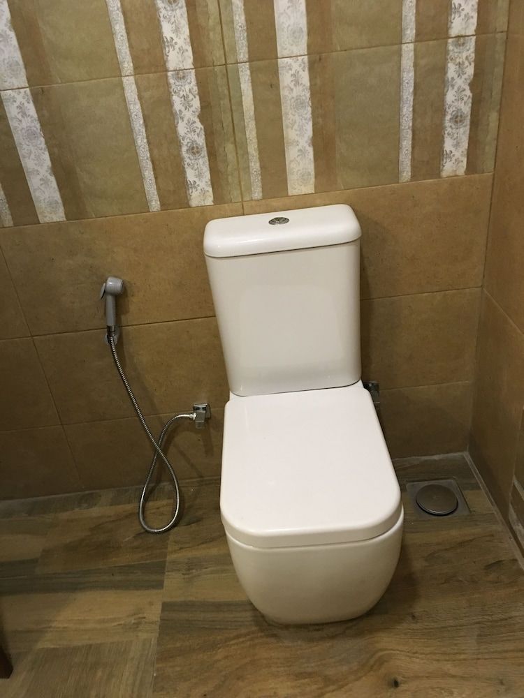 White Avenue Standard Double Room, Non Smoking, Private Bathroom 7