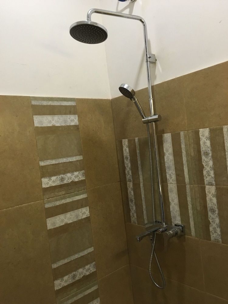 White Avenue Standard Double Room, Non Smoking, Private Bathroom 6