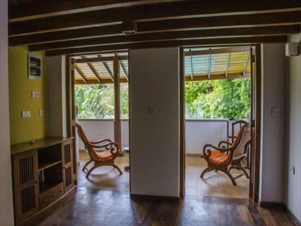 Villa Tara Double Room, Pool View 2