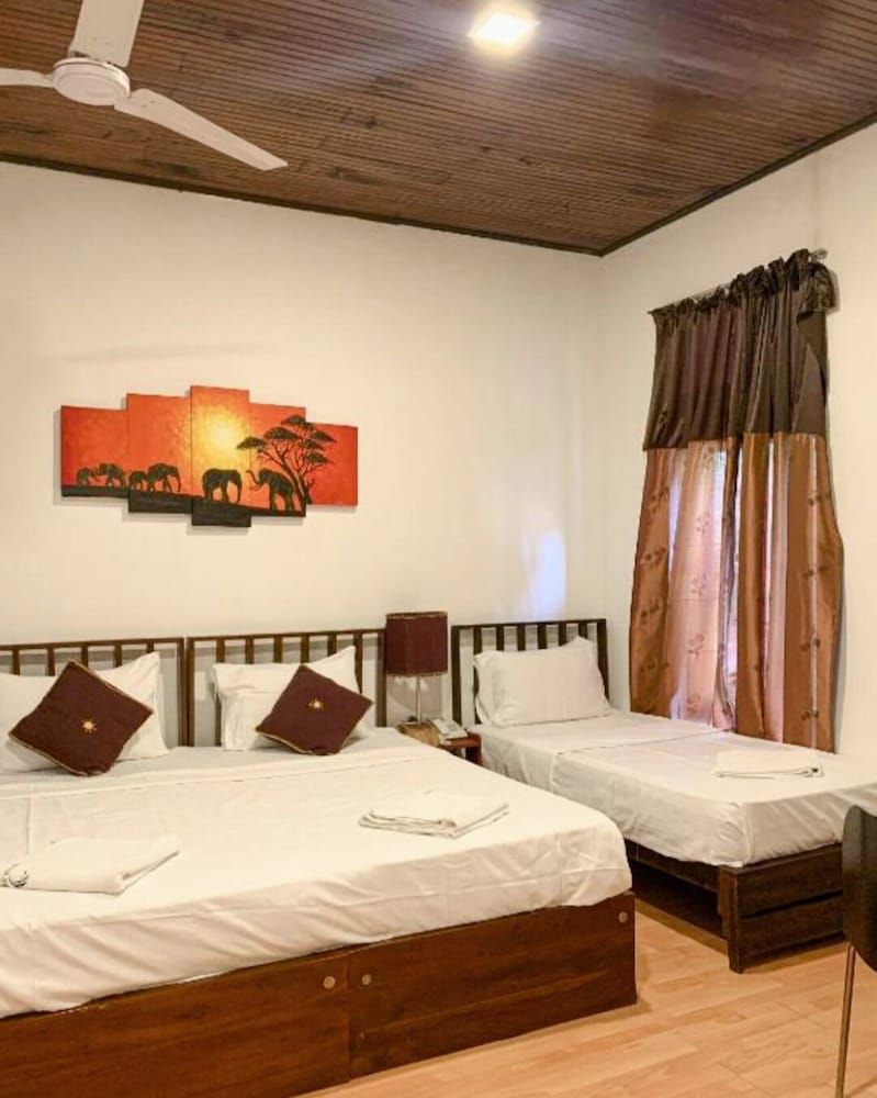 Pavana Hotel Deluxe Twin Room 4