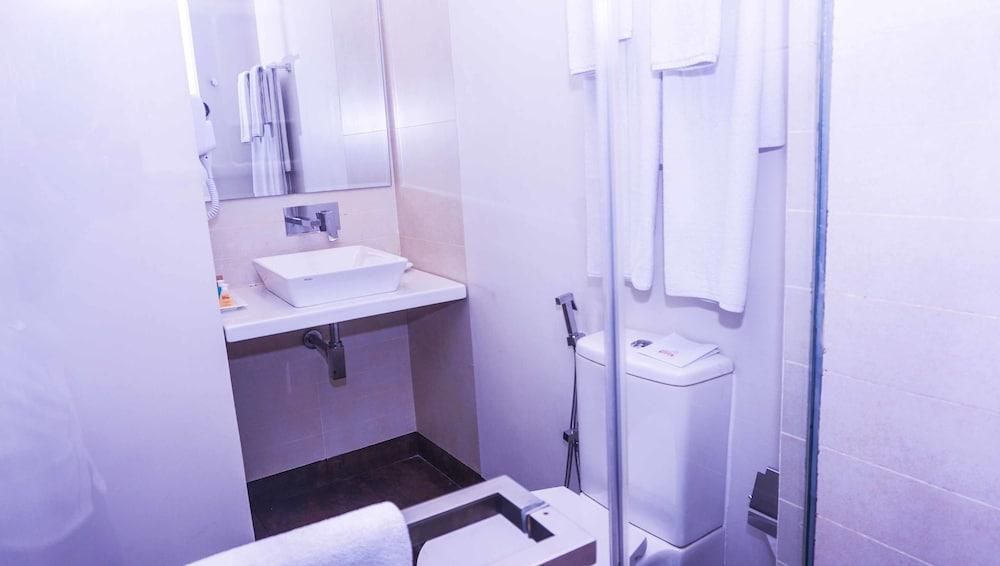 Hotel Nippon Colombo Standard Double Room 14