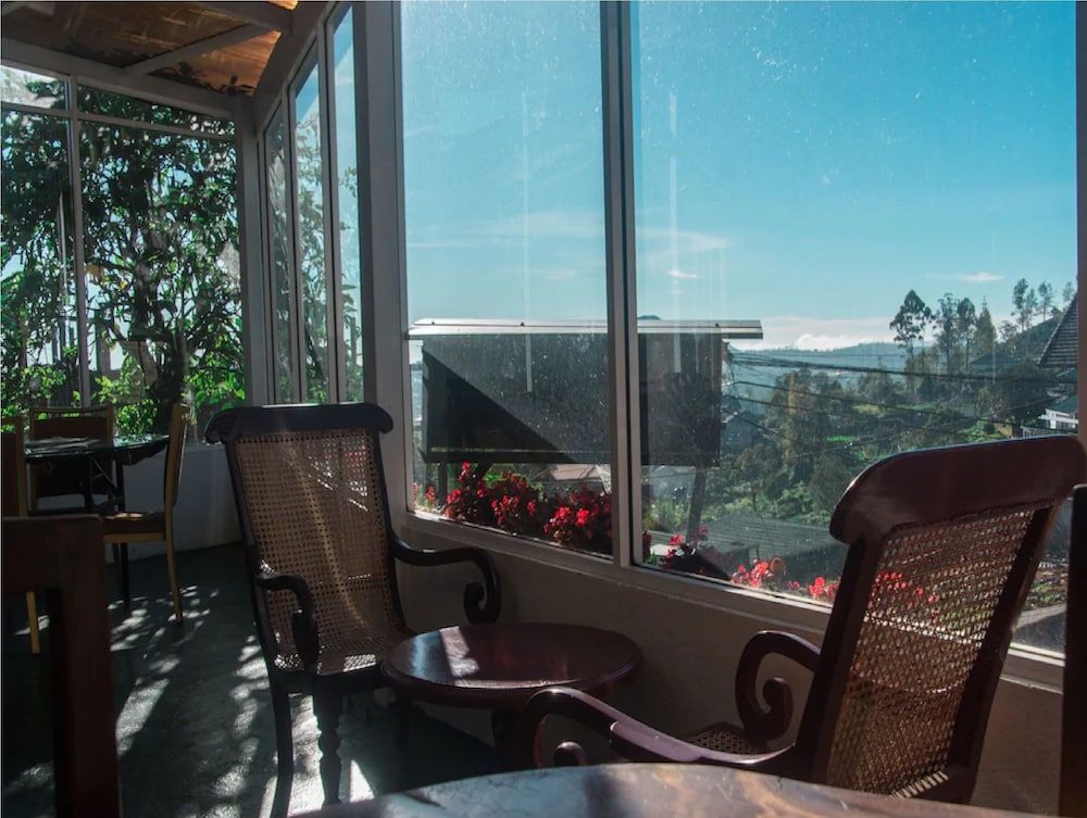 The Rock Hotel Standard Triple Room 4