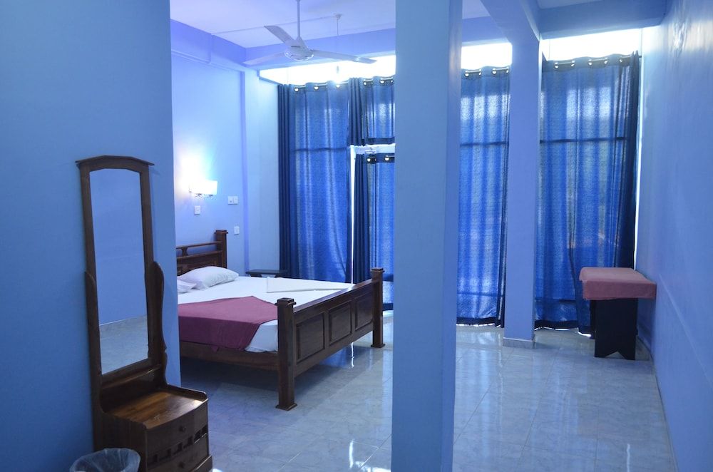 Room, Balcony