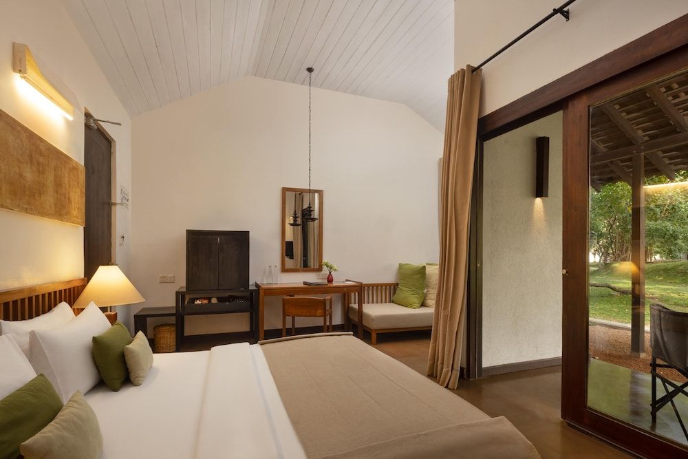 Sigiriya Jungles Deluxe Room 9