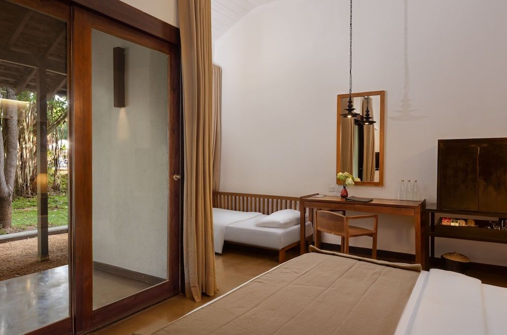 Sigiriya Jungles Deluxe Room 7