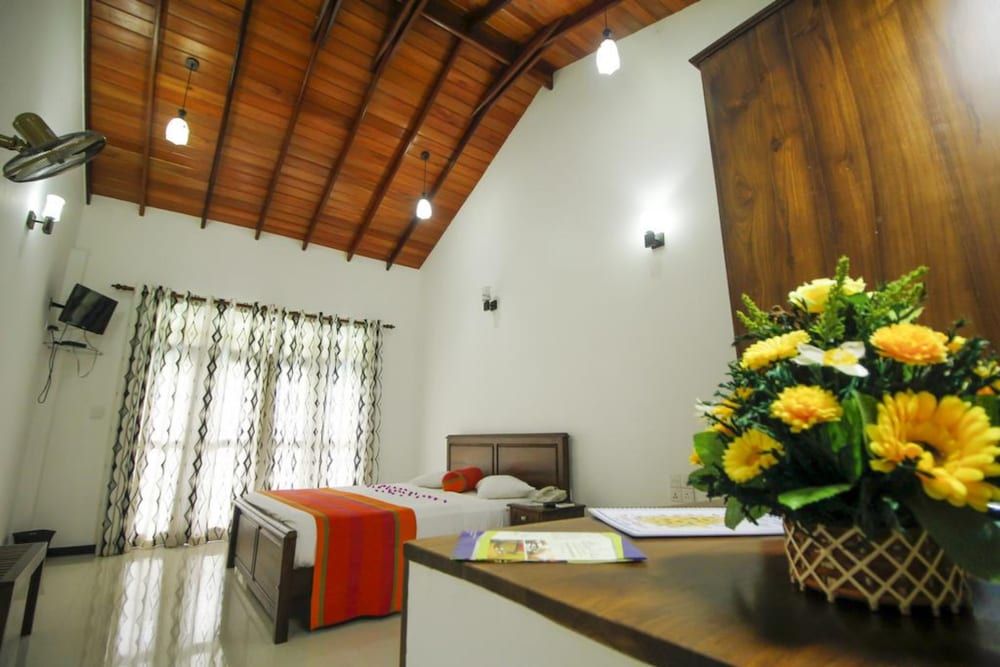 Rockery Villa Luxury Room, Balcony 2