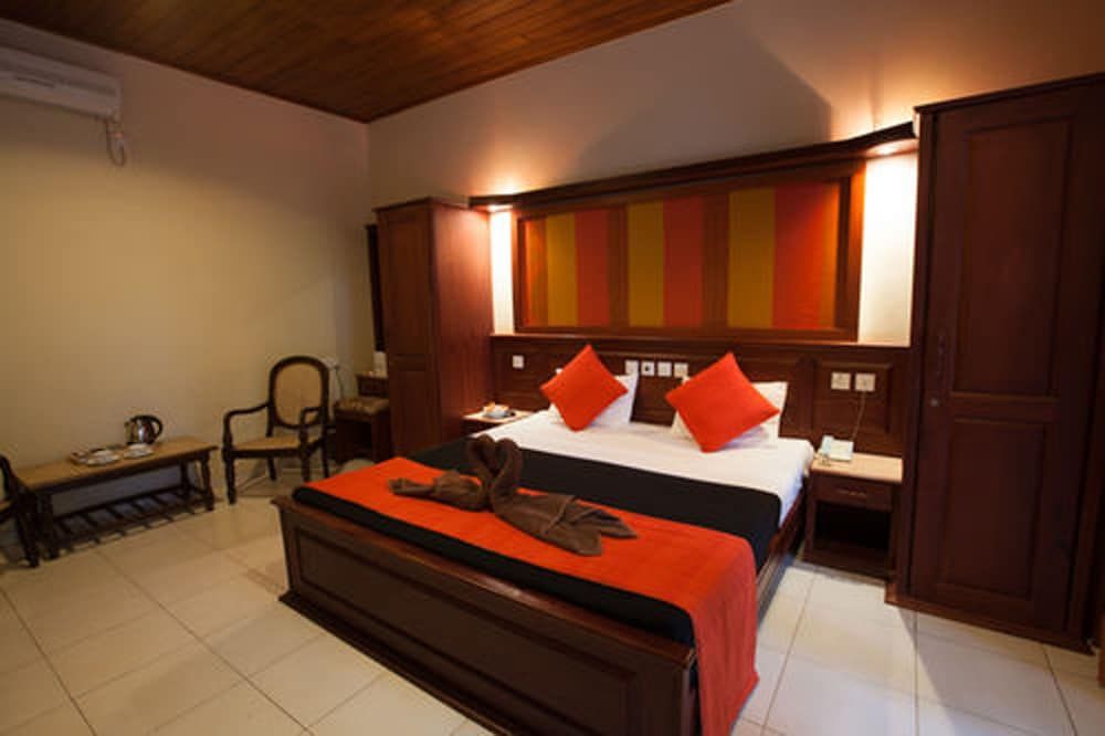 Pelwehera Village Resort Deluxe Room 4