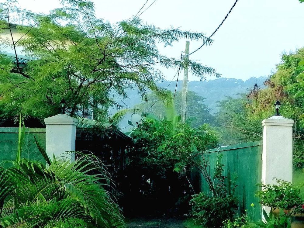 White Guest Family Room 13