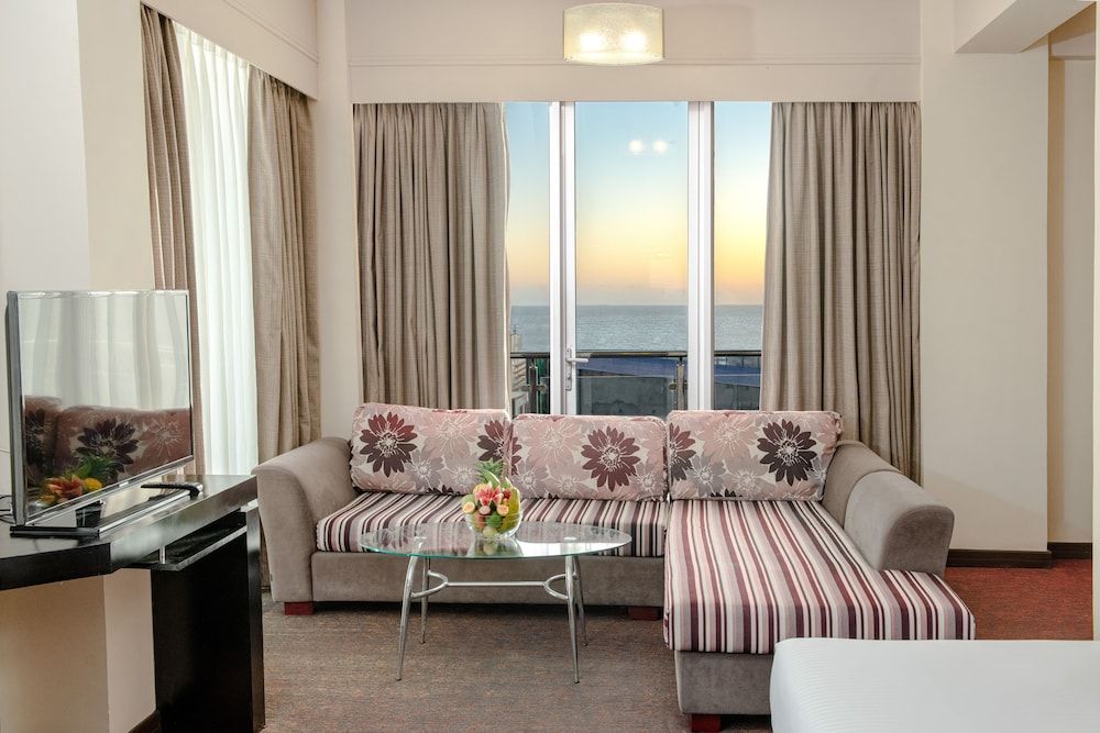 Pearl Grand By Rathna Room (Suite) 7