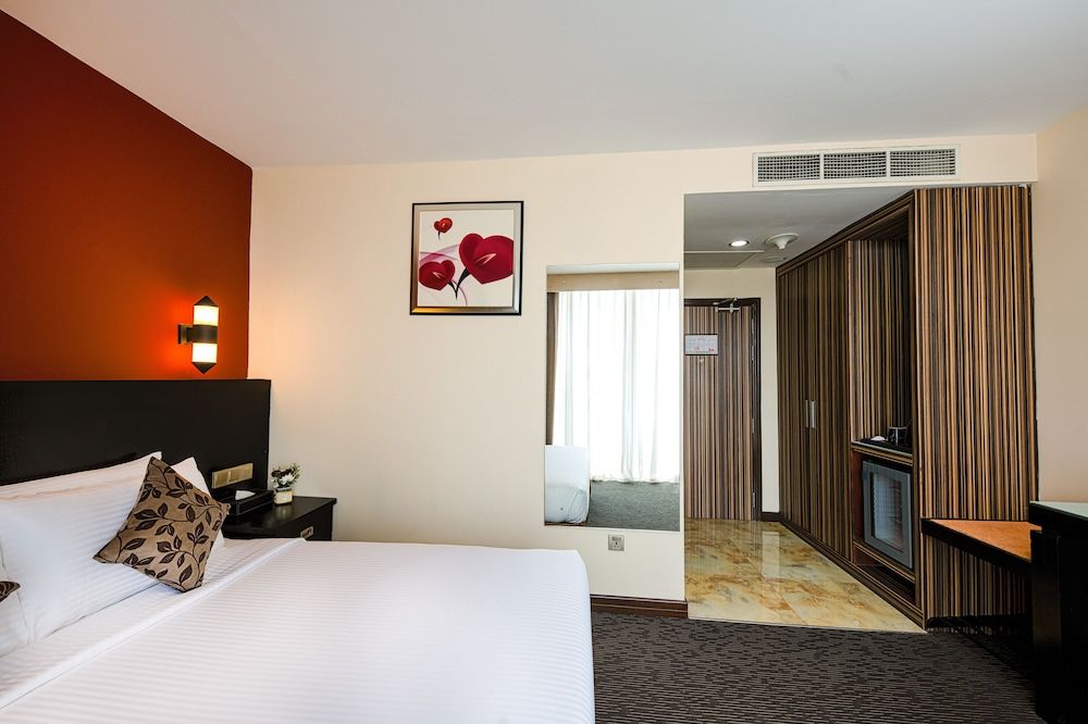 undefined Pearl Grand By Rathna 4