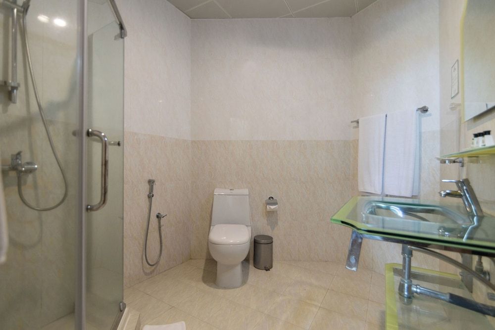 Hotel Sudu Araliya Deluxe Single Room 5