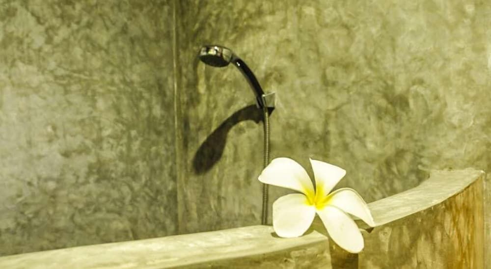 undefined Camarin Residence 8