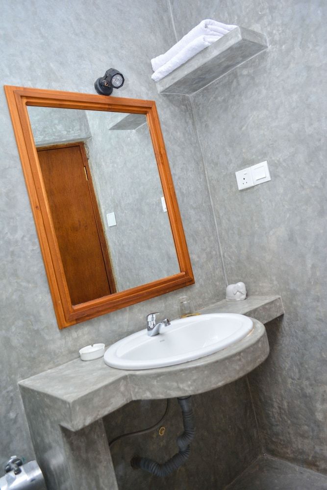 undefined Camarin Residence 6