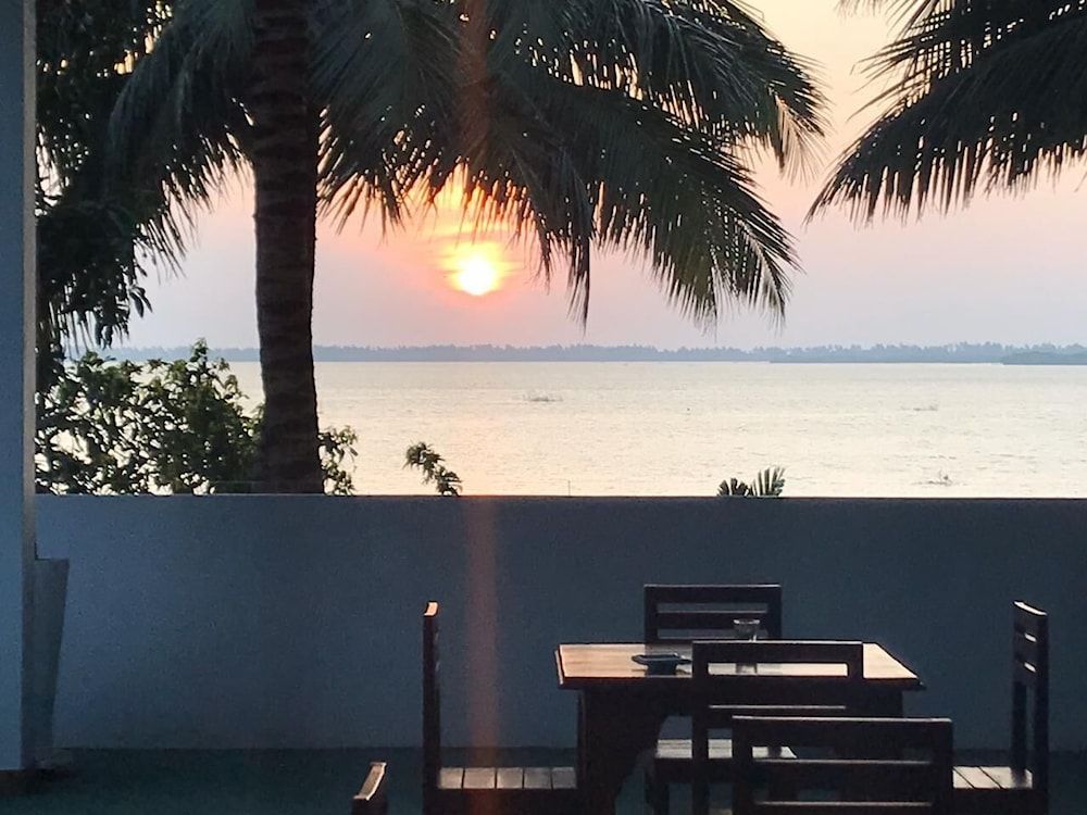 Deluxe Room with Lagoon View and Free Airport pickup or drop Off