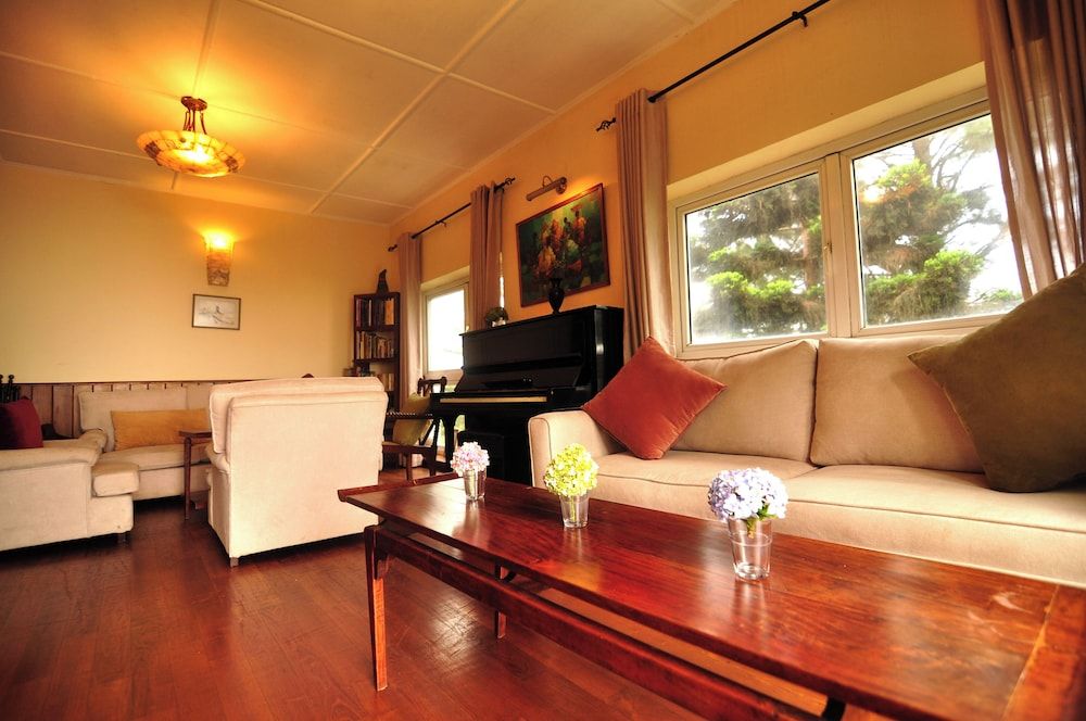 Clouds Holiday Bungalow Deluxe Double Room, Mountain View 17