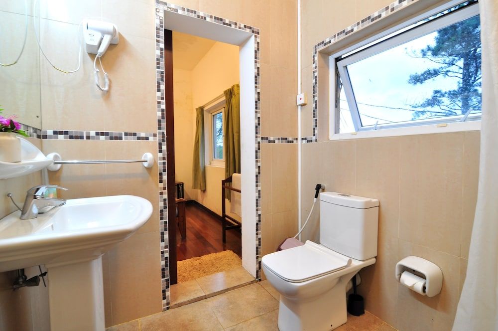 Clouds Holiday Bungalow Deluxe Double Room, Mountain View 11