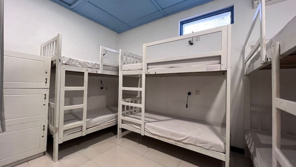 VILLA 92 - City Hotel - Hostel Dormitory Room - 6 Beds 3