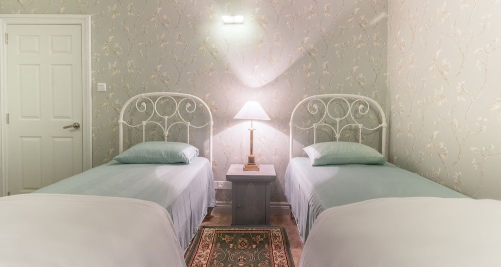 Kent Cottage Deluxe Twin Room, 2 Twin Beds, Bathtub 2