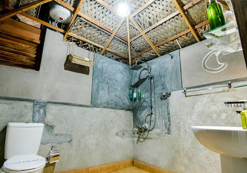 Thotupola Residence Super Deluxe double room with balcony 4