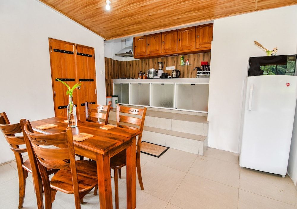 Thotupola Residence Grand Cottage, 1 Bedroom, Kitchen, Garden View 3