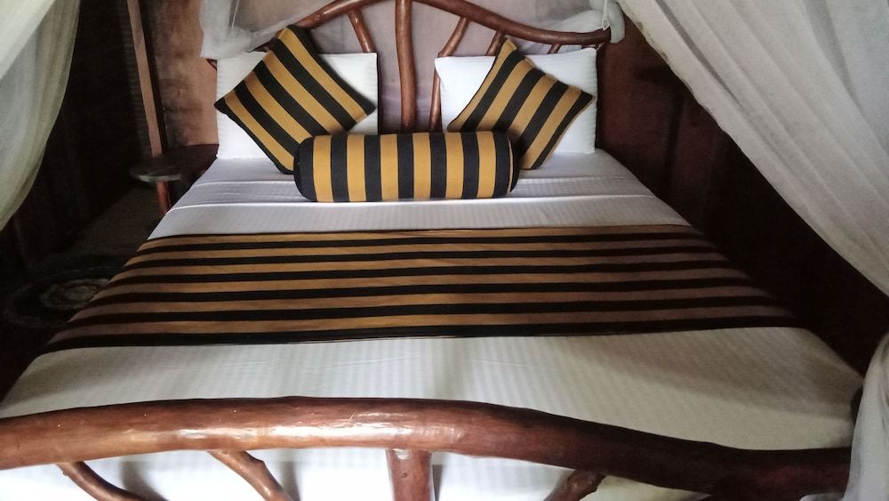 Sigiriya Rock Gate Resort Traditional Tree House, 1 Queen Bed, Mountain View 4