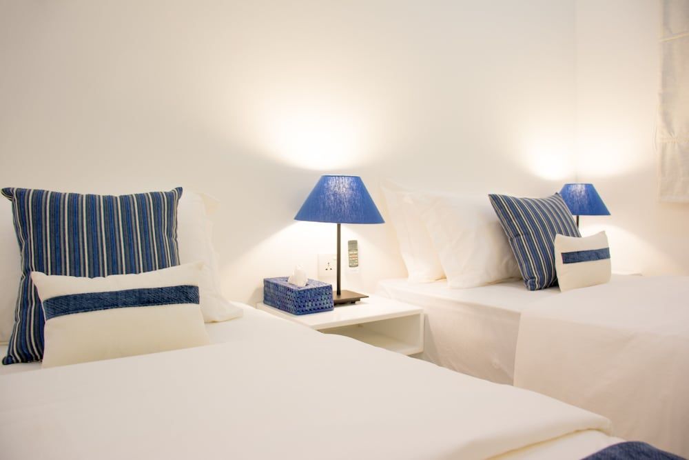 undefined The Residence 7