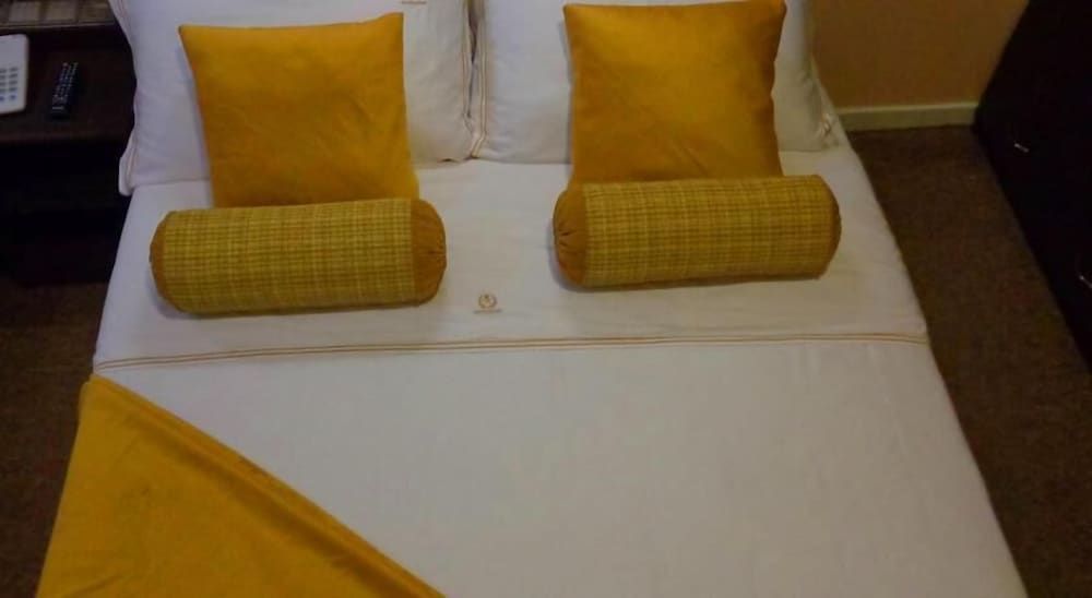 undefined The Queensburry City Hotel 10