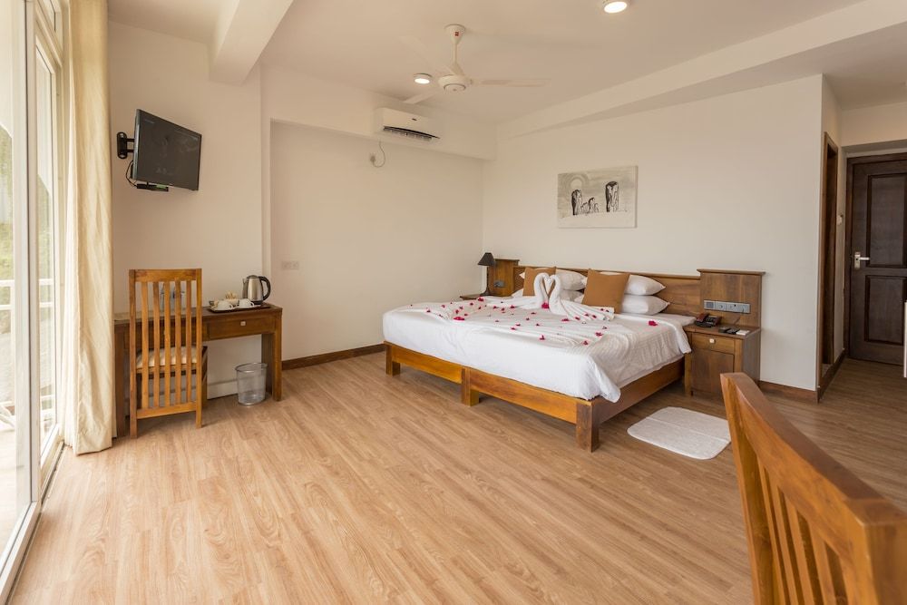 undefined Sandriana Lake View 7