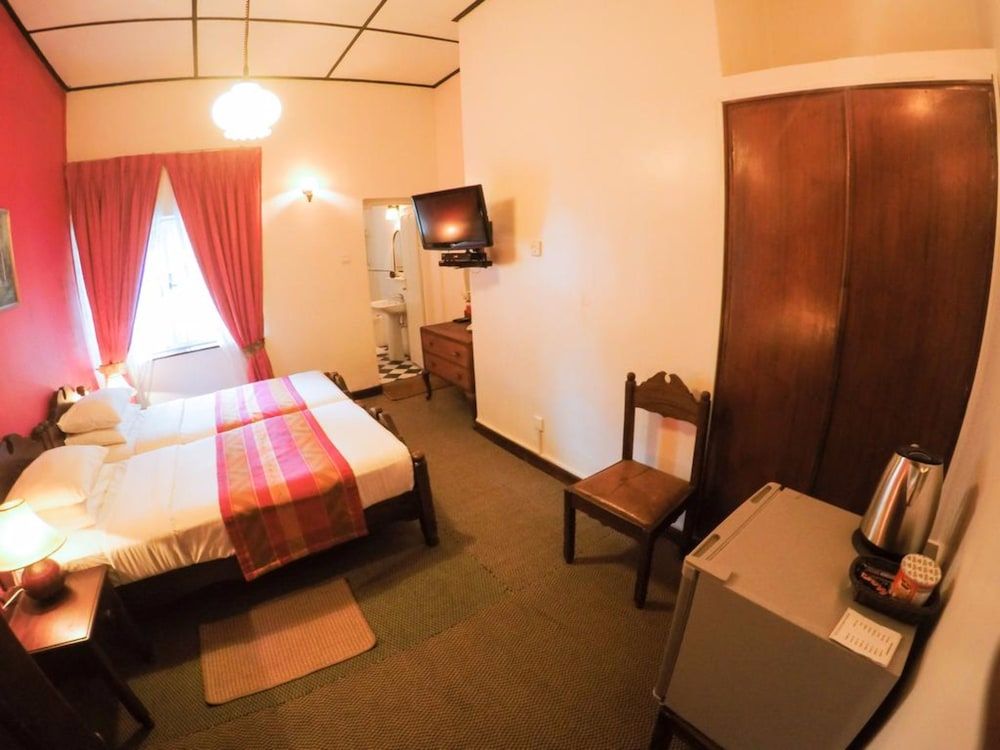 Hotel Glendower Standard Twin Room, 1 Bedroom, Bathtub 3