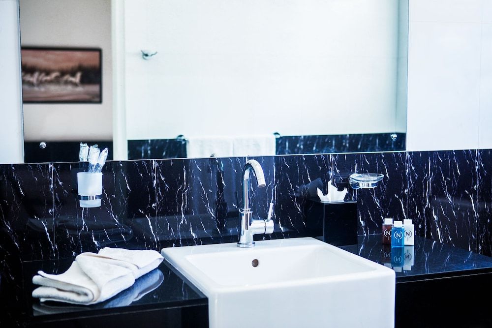 Whitehouse Residencies Superior Double Room, City View 3