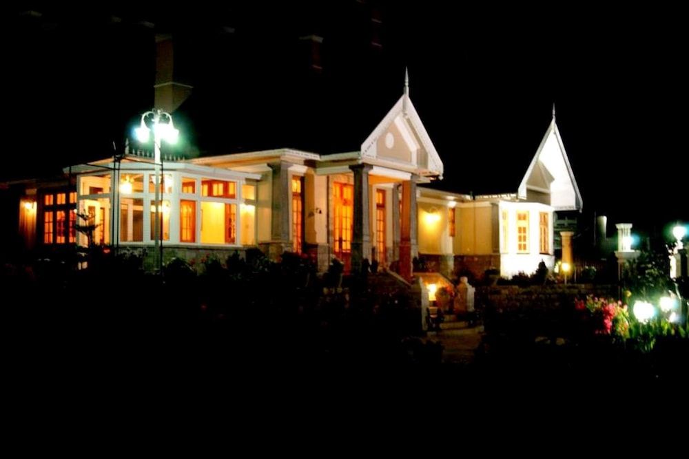 undefined Roselynn Mannor 6