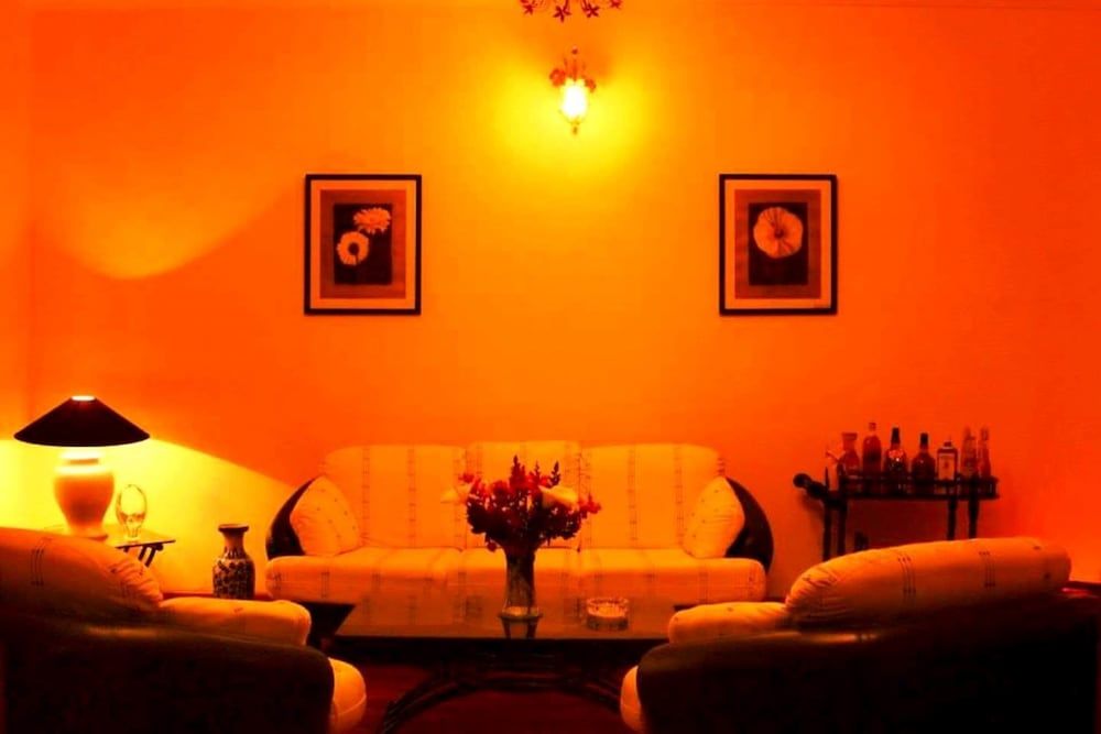 undefined Roselynn Mannor 8