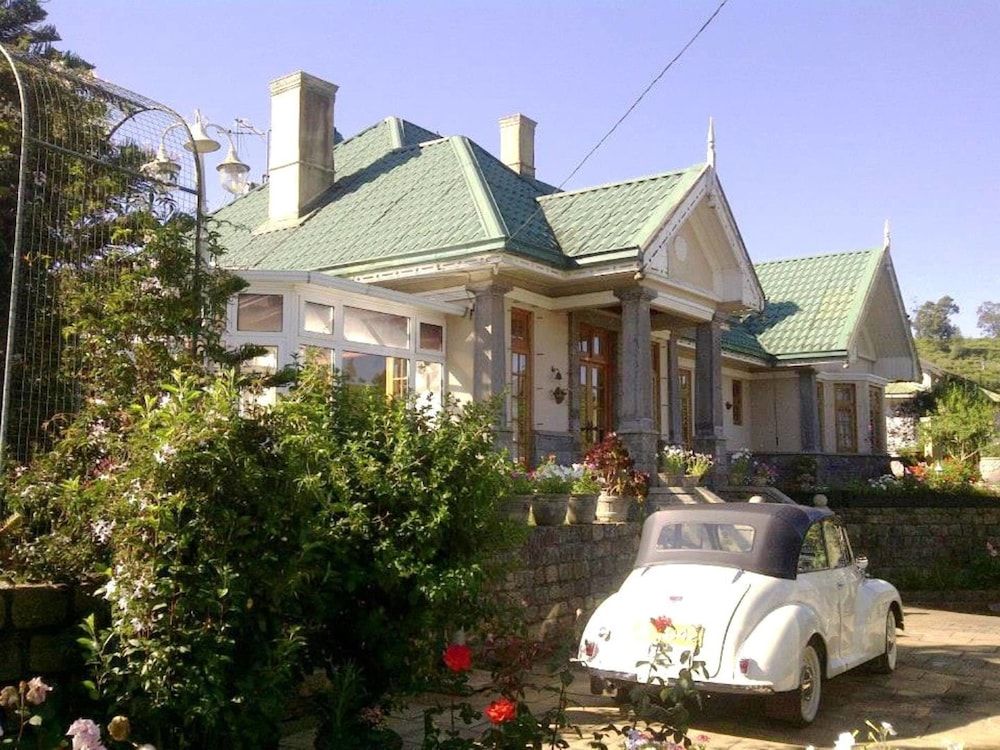 undefined Roselynn Mannor 2