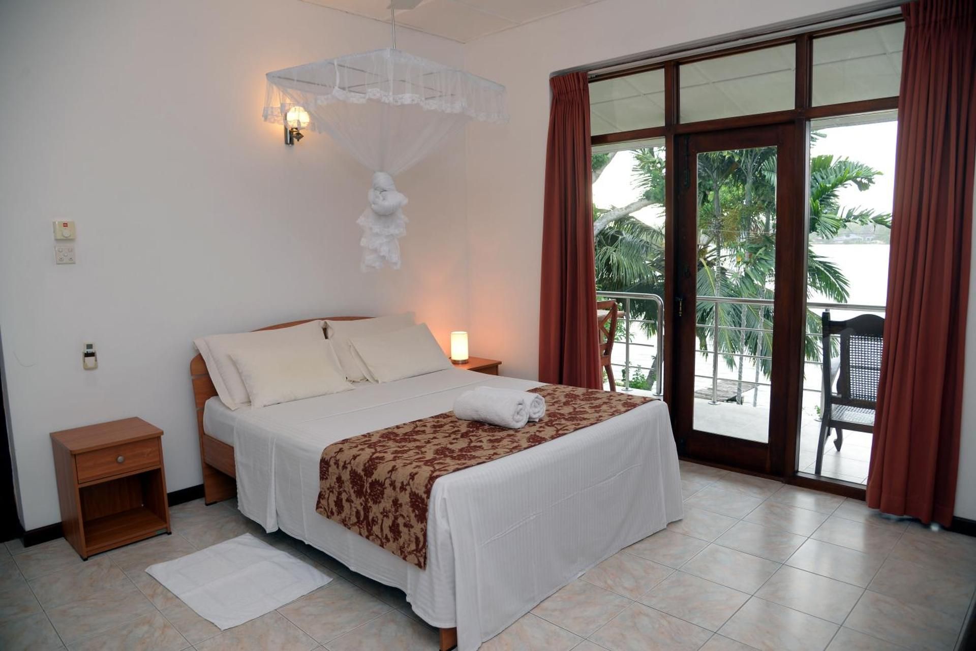 Riverside Inn Fuji Deluxe Double Room 3