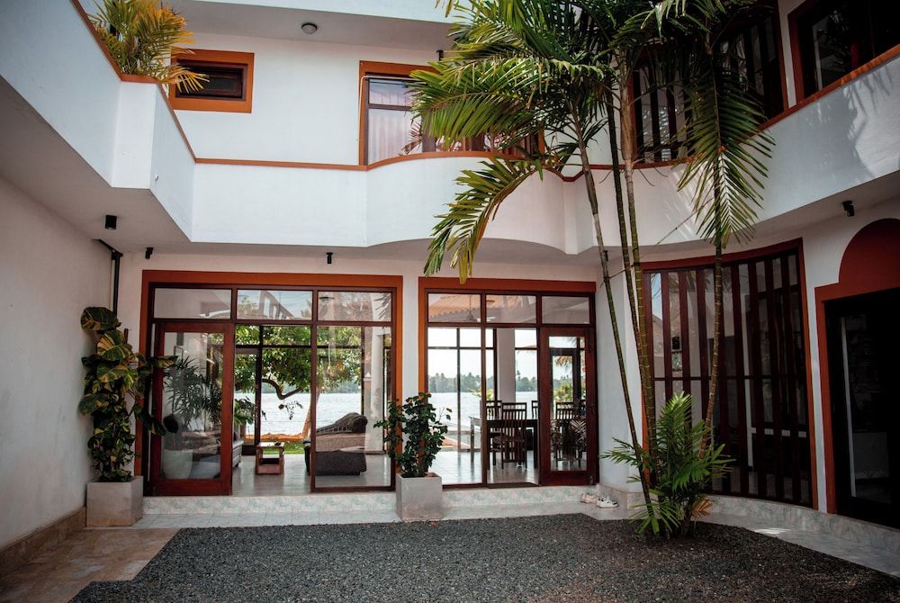 undefined Riverside Inn Fuji 4